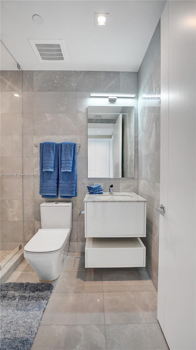 image Turnberry Ocean Club61