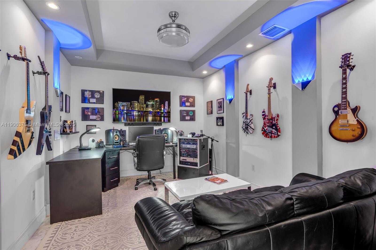 2085 Keystone Blvd North Miami, FL 33181