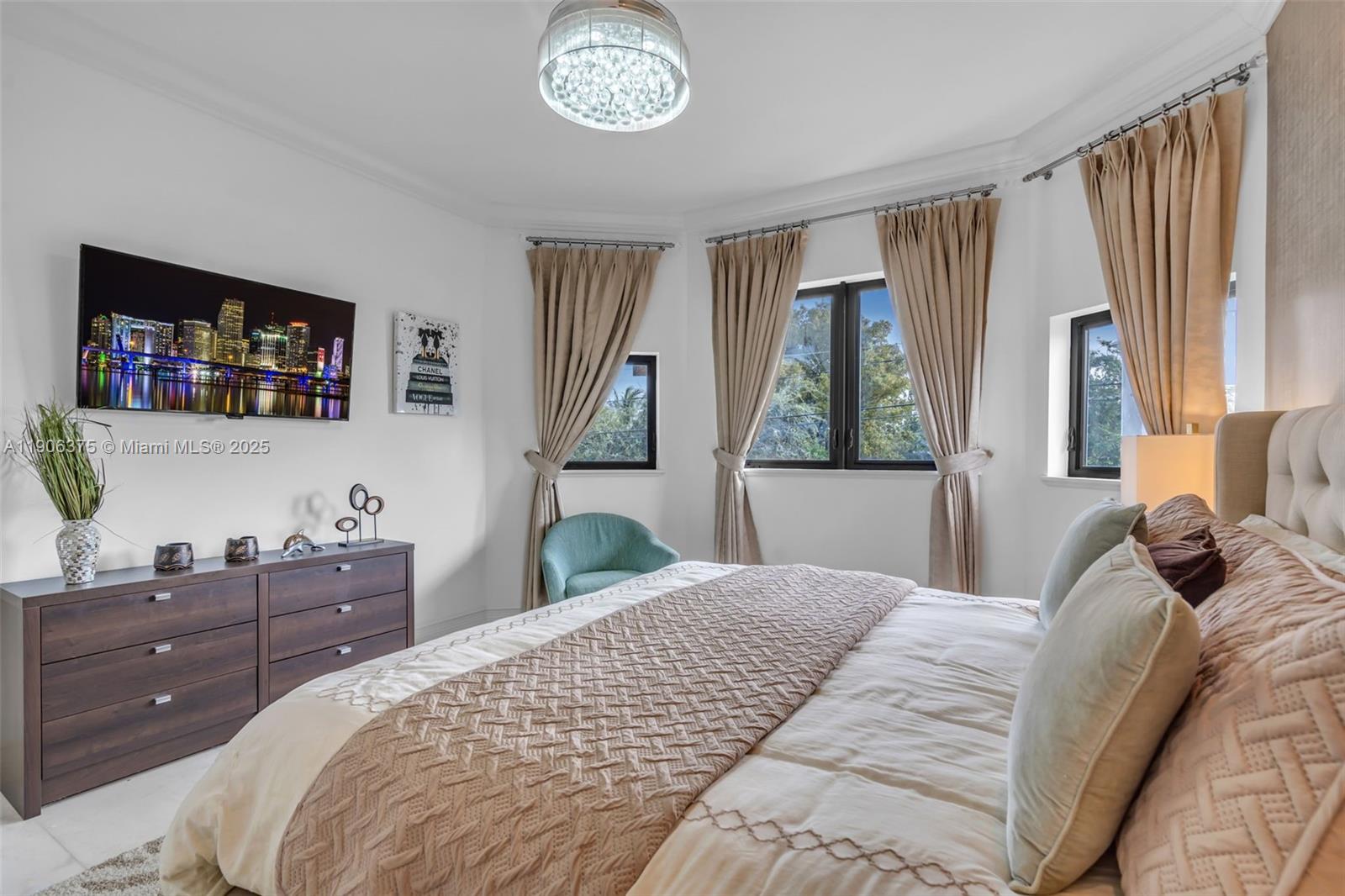 2085 Keystone Blvd North Miami, FL 33181