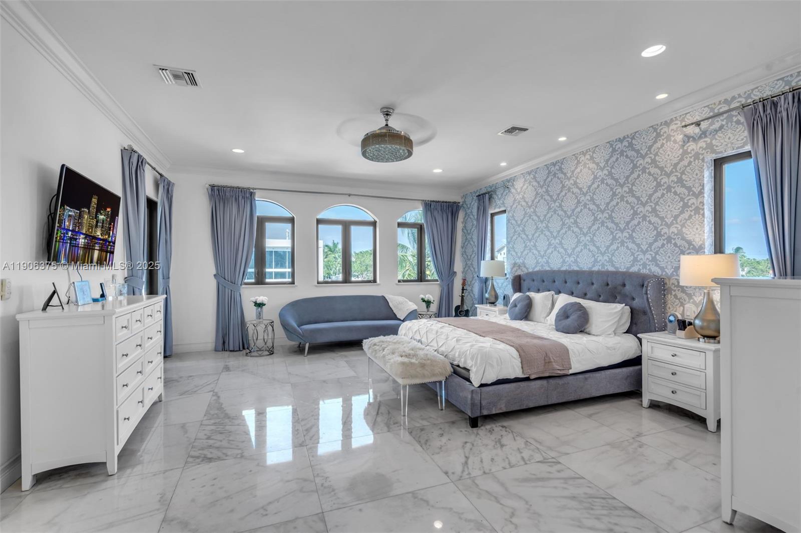 2085 Keystone Blvd North Miami, FL 33181