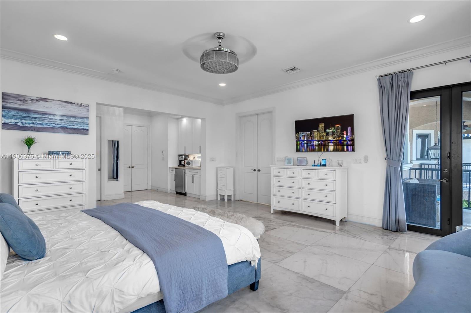 2085 Keystone Blvd North Miami, FL 33181