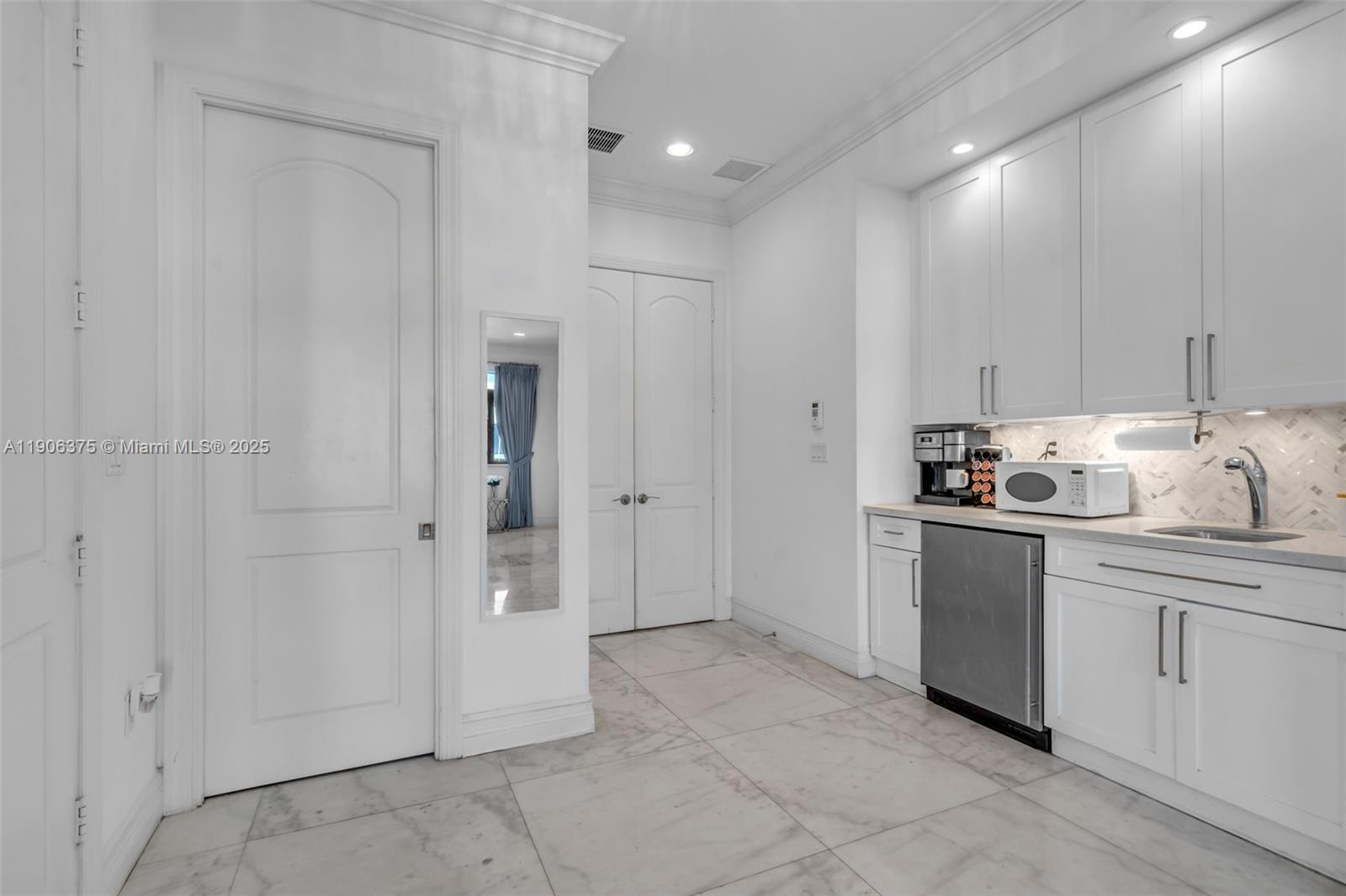 2085 Keystone Blvd North Miami, FL 33181