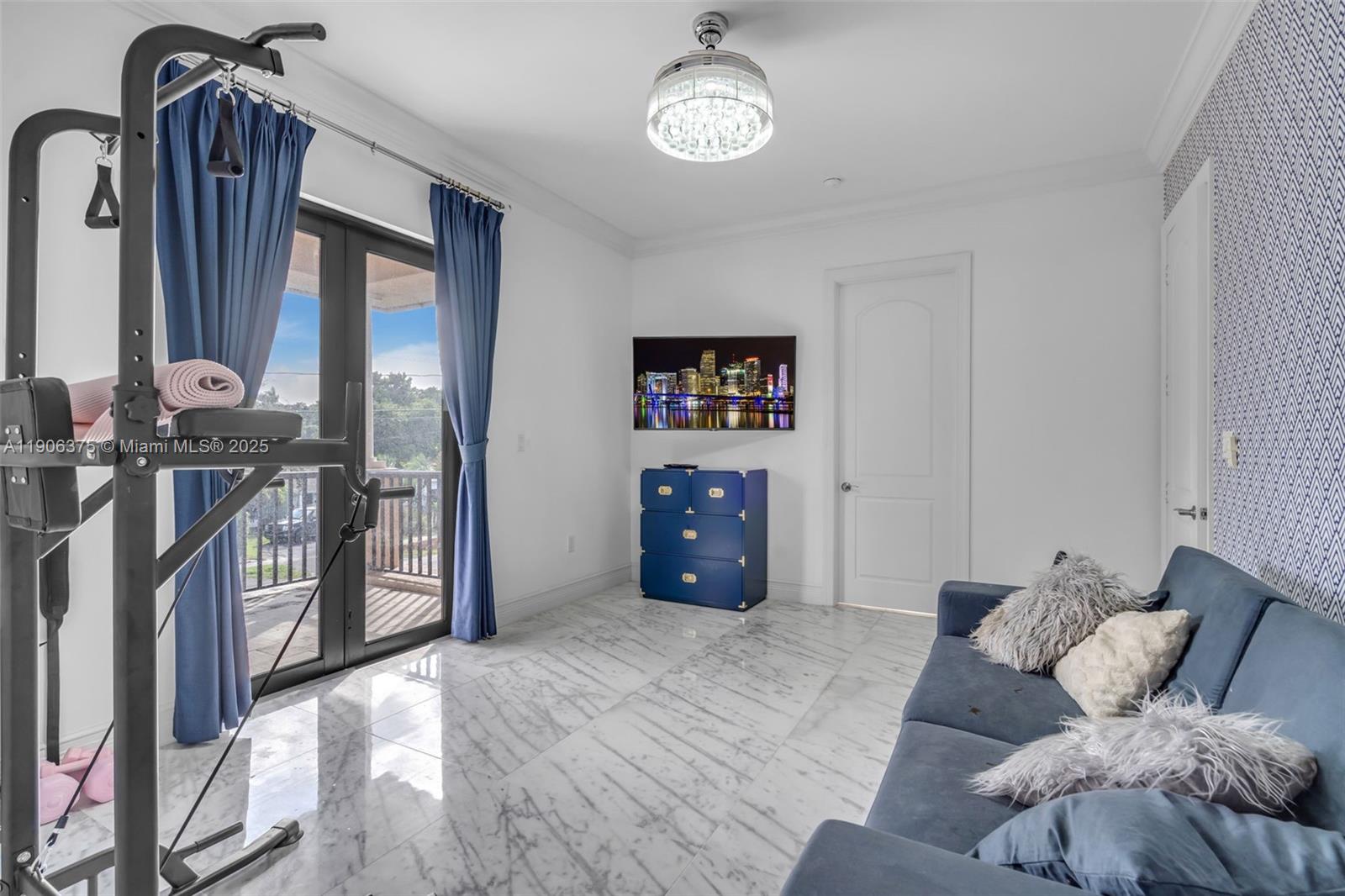 2085 Keystone Blvd North Miami, FL 33181