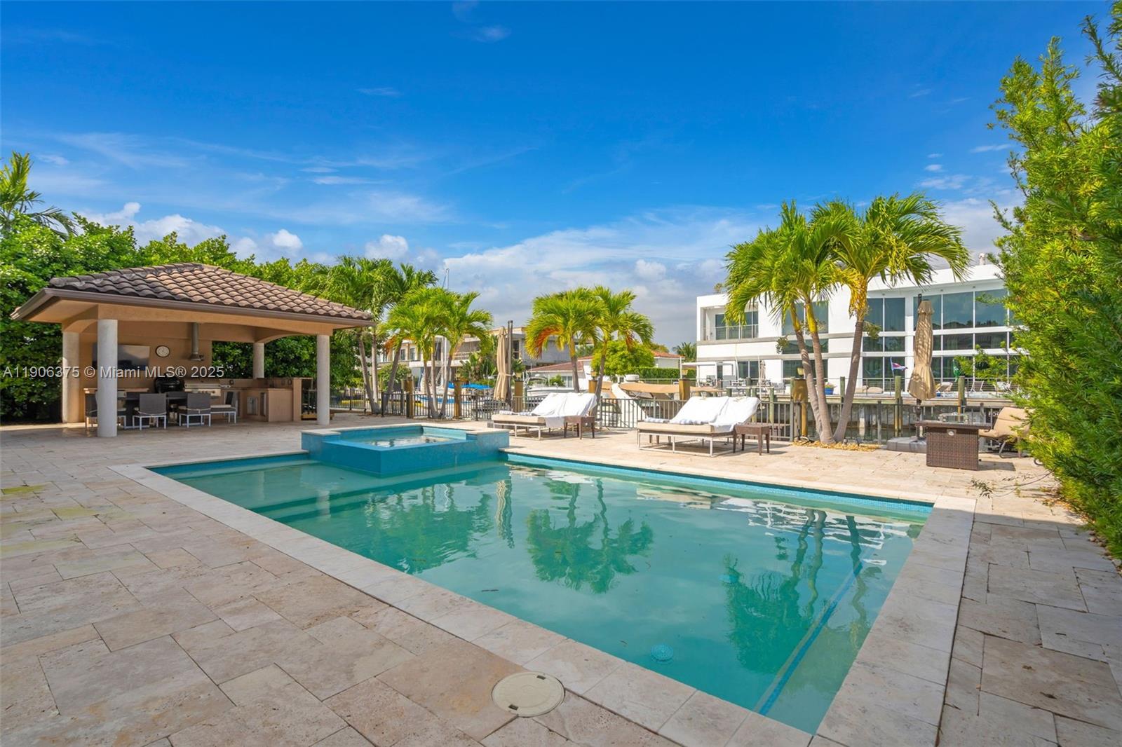 2085 Keystone Blvd North Miami, FL 33181