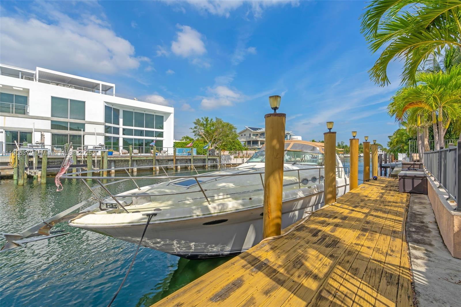 2085 Keystone Blvd North Miami, FL 33181