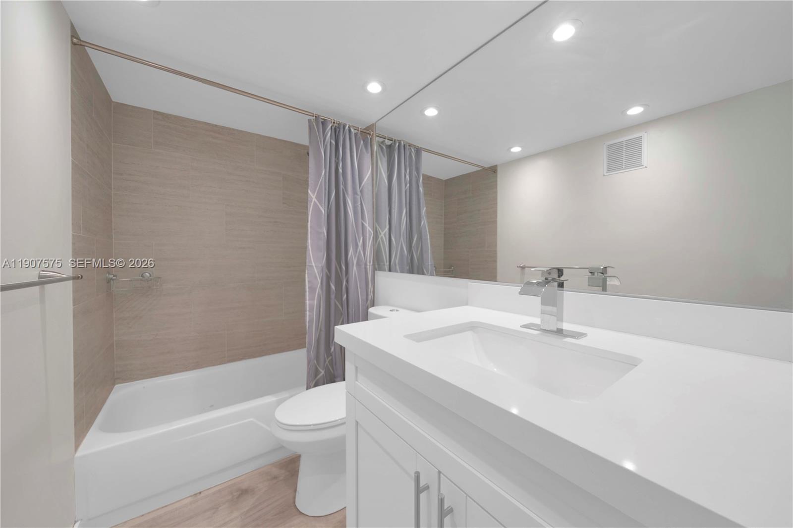 image Galen Drive West Condo15