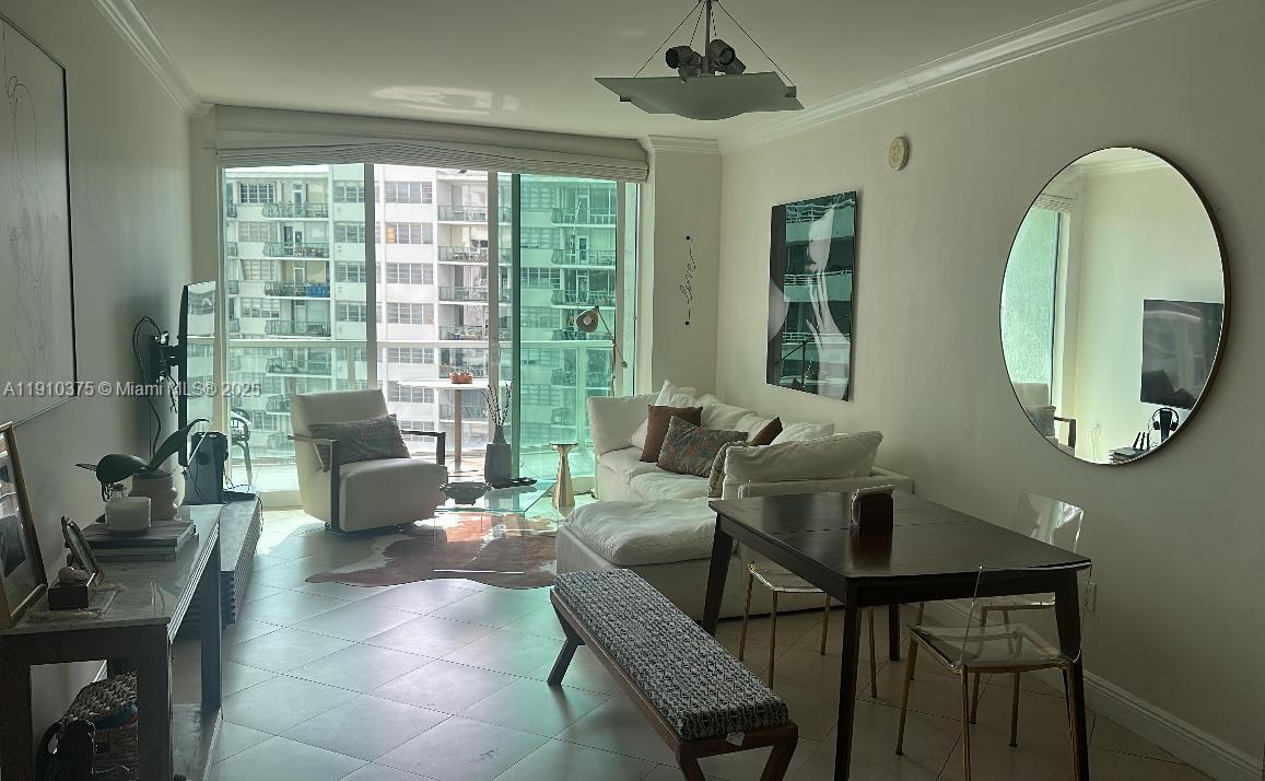 image The Emerald At Brickell8