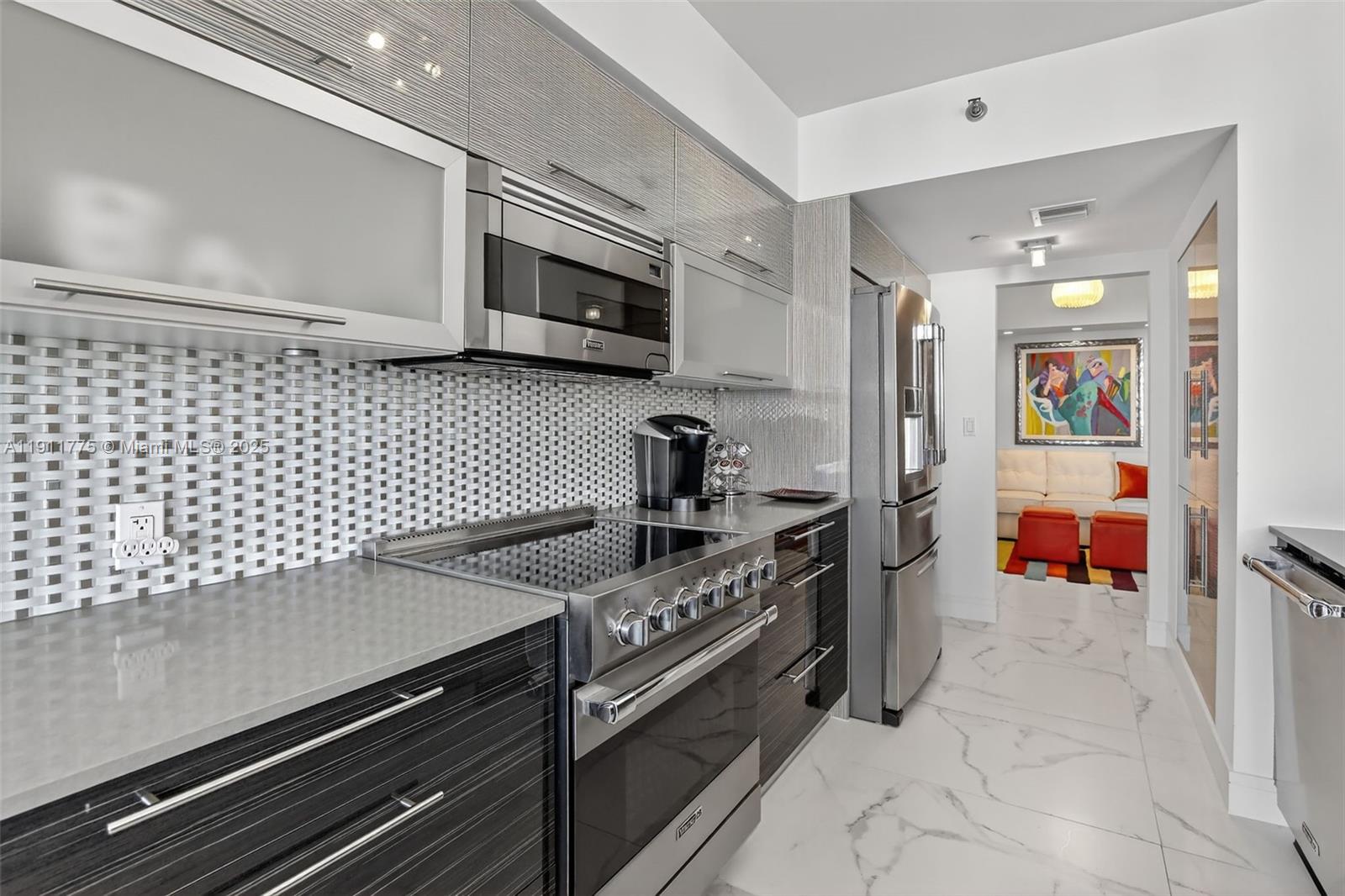 image Hamptons West12