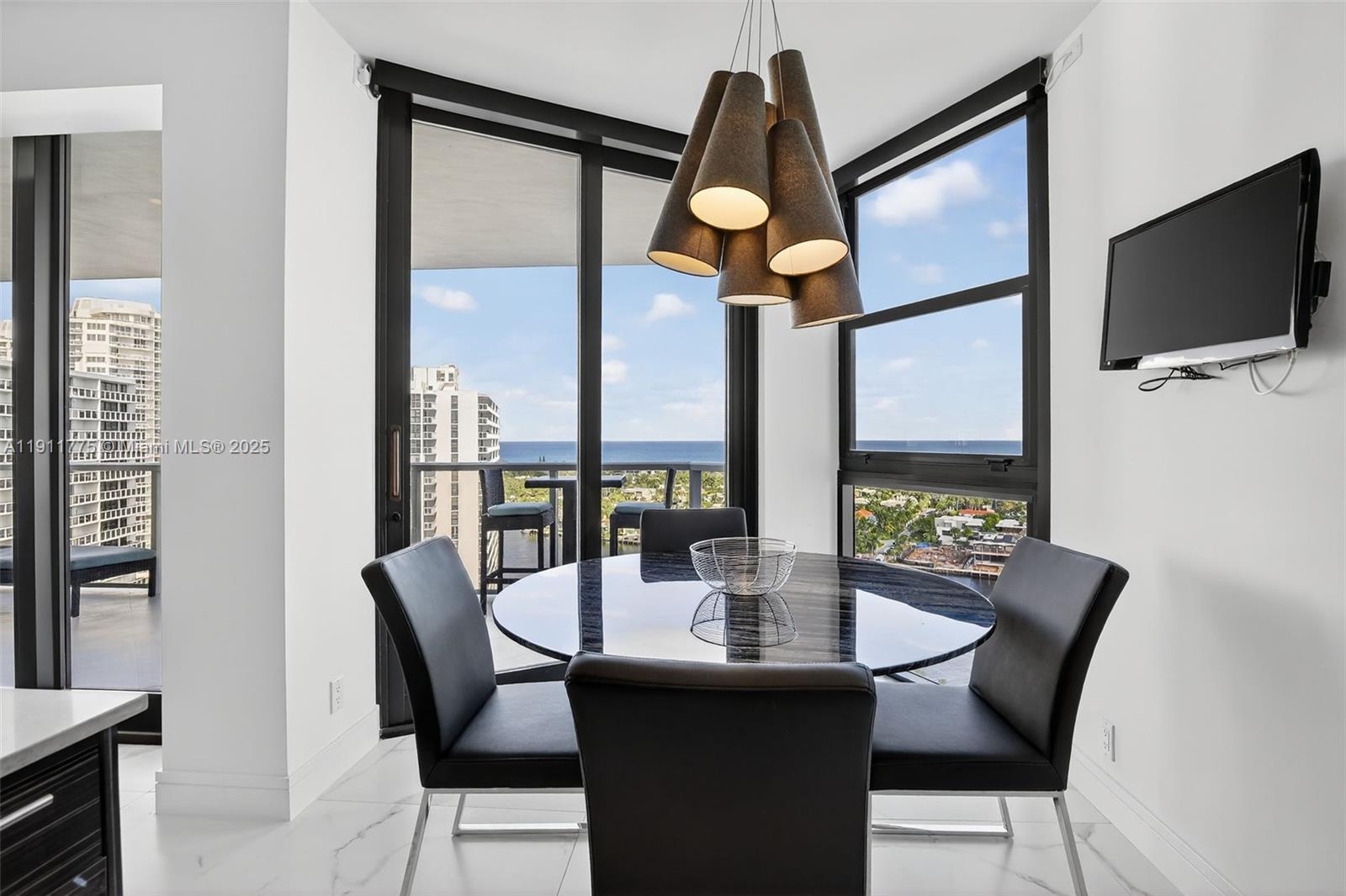 image Hamptons West16