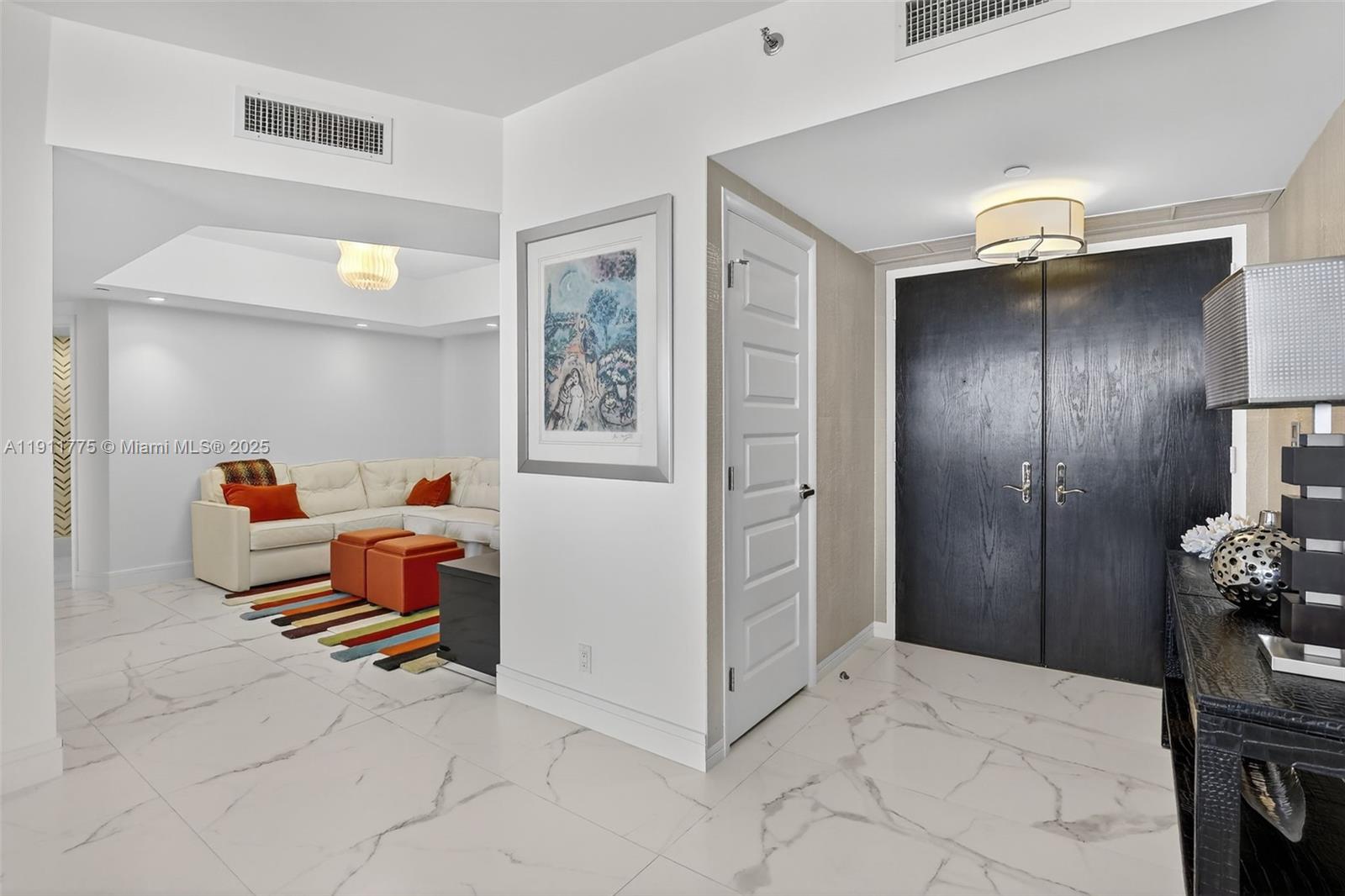 image Hamptons West21