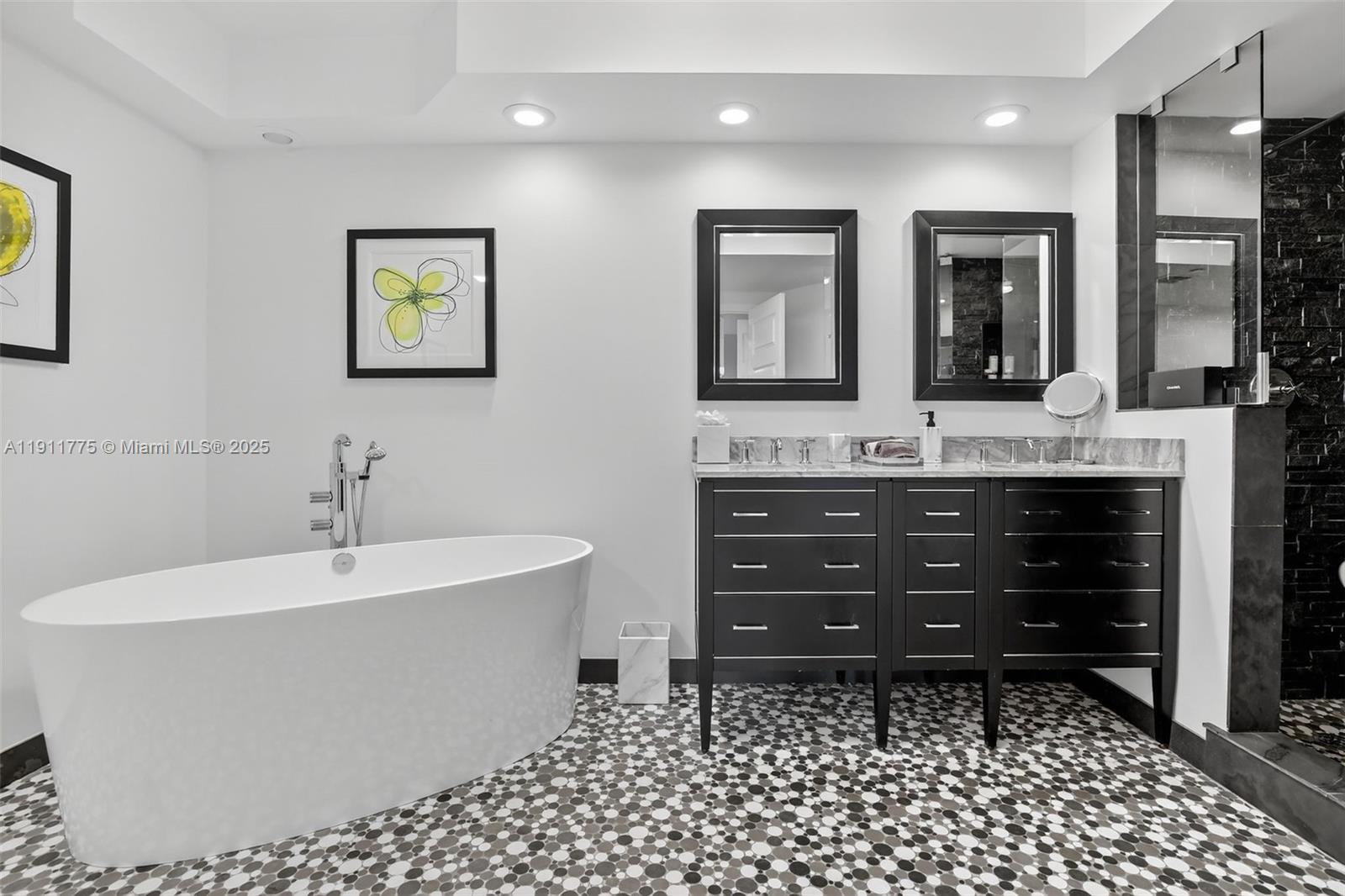 image Hamptons West31