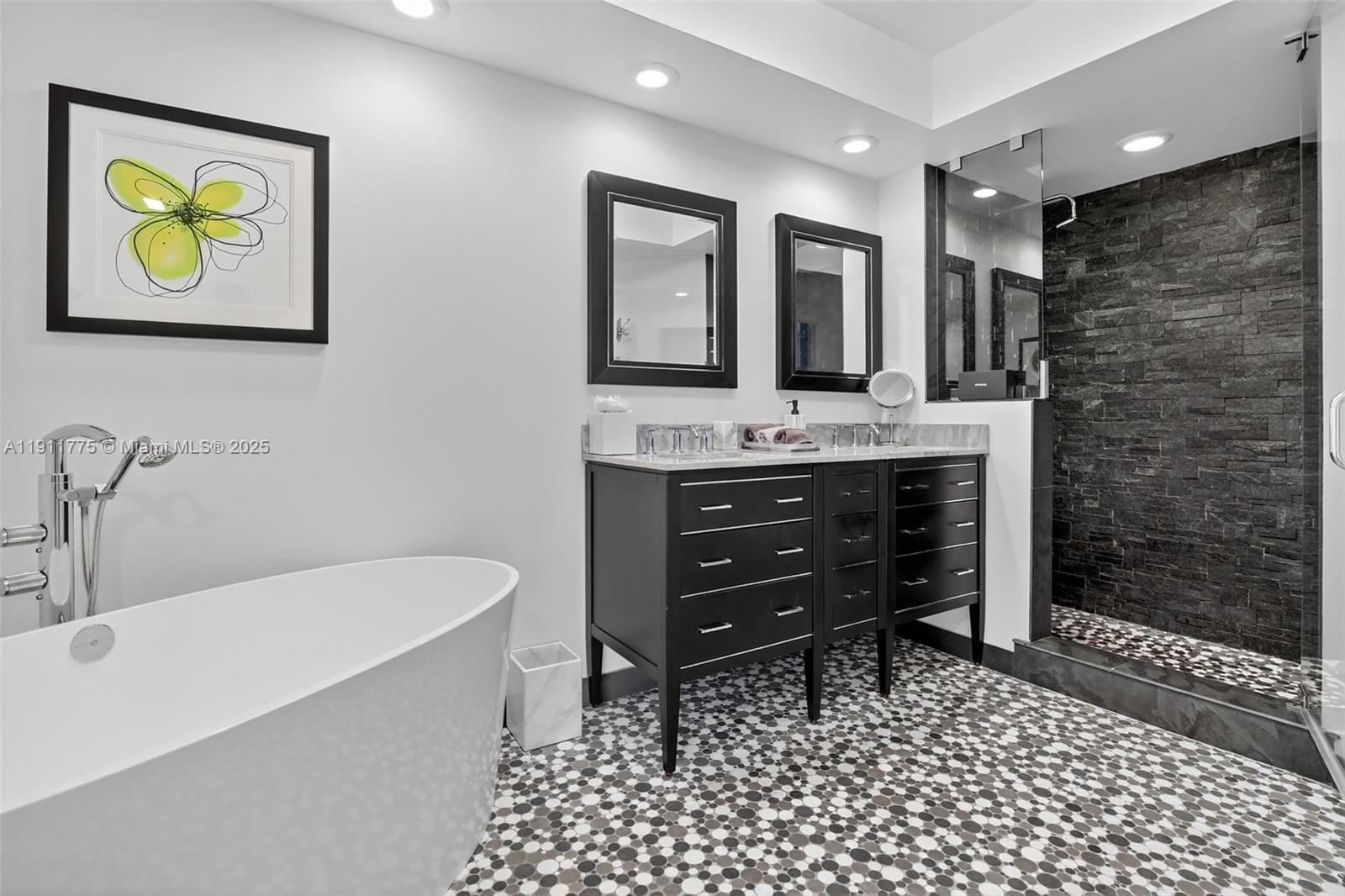 image Hamptons West32