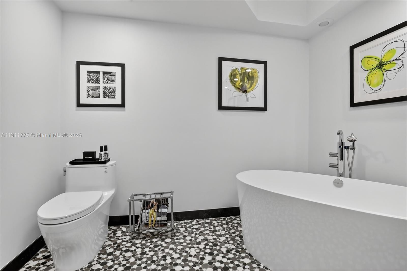 image Hamptons West33