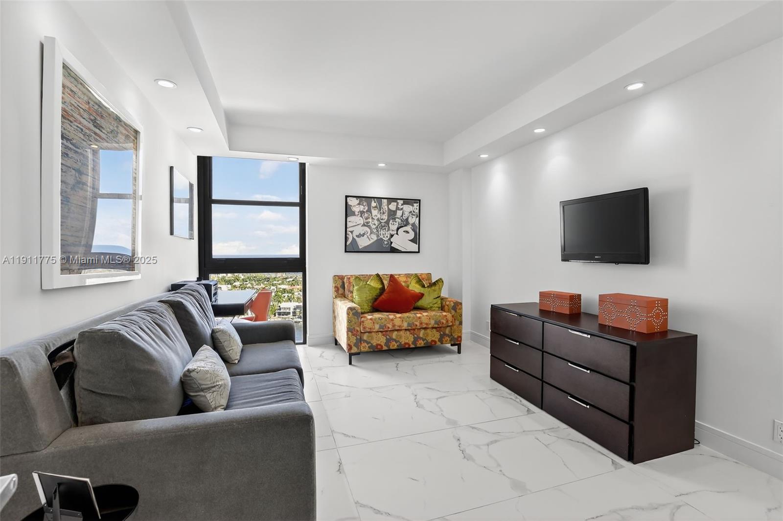 image Hamptons West37