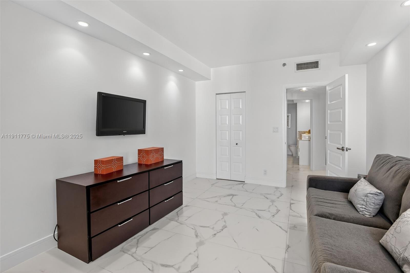 image Hamptons West39