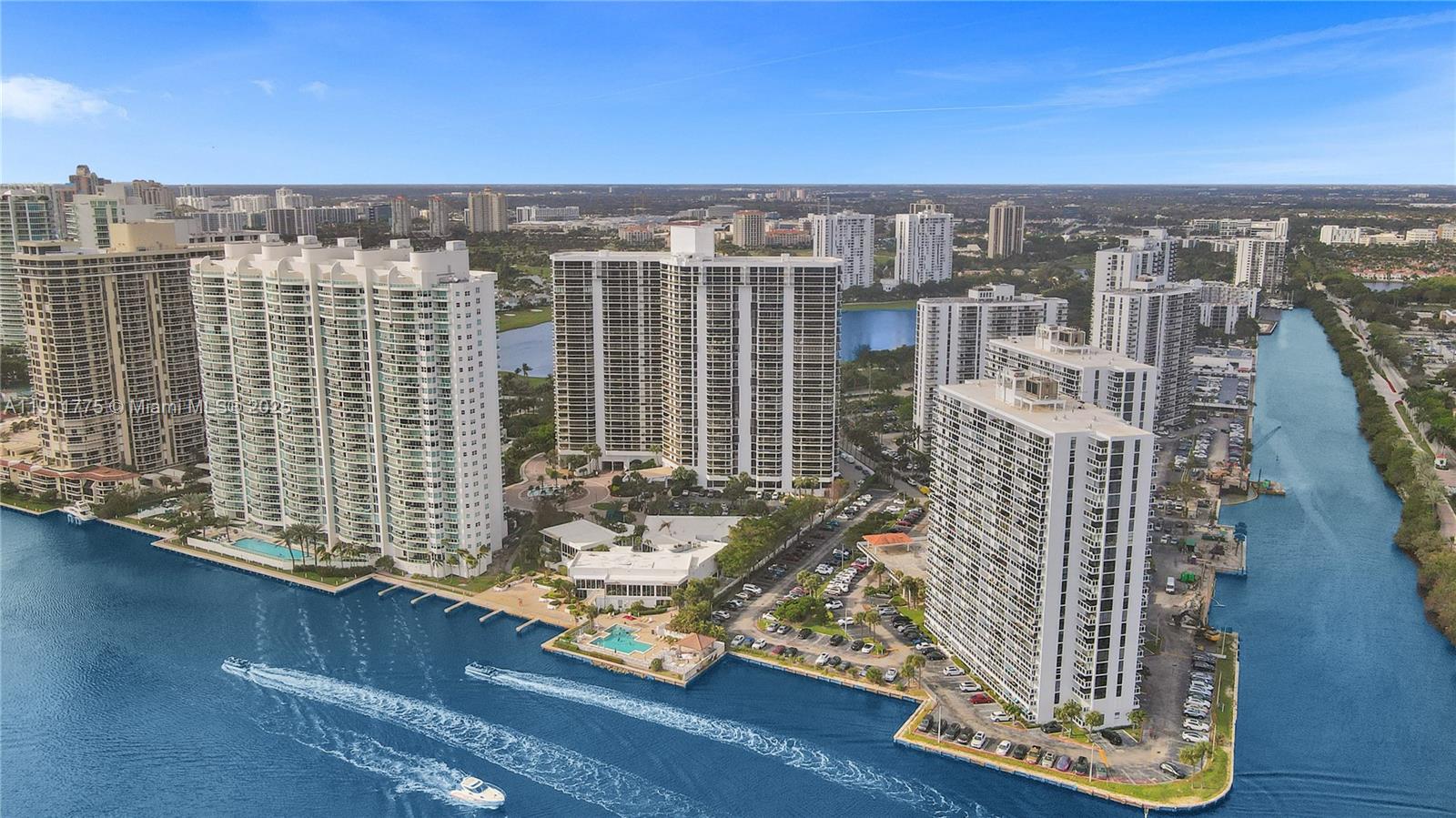 image Hamptons West44