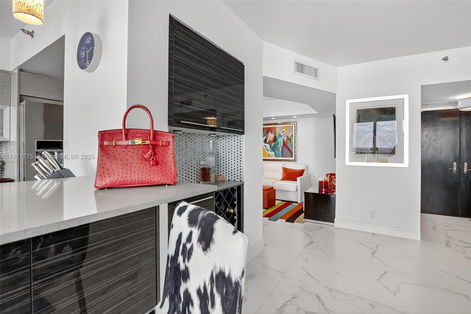 image Hamptons West7