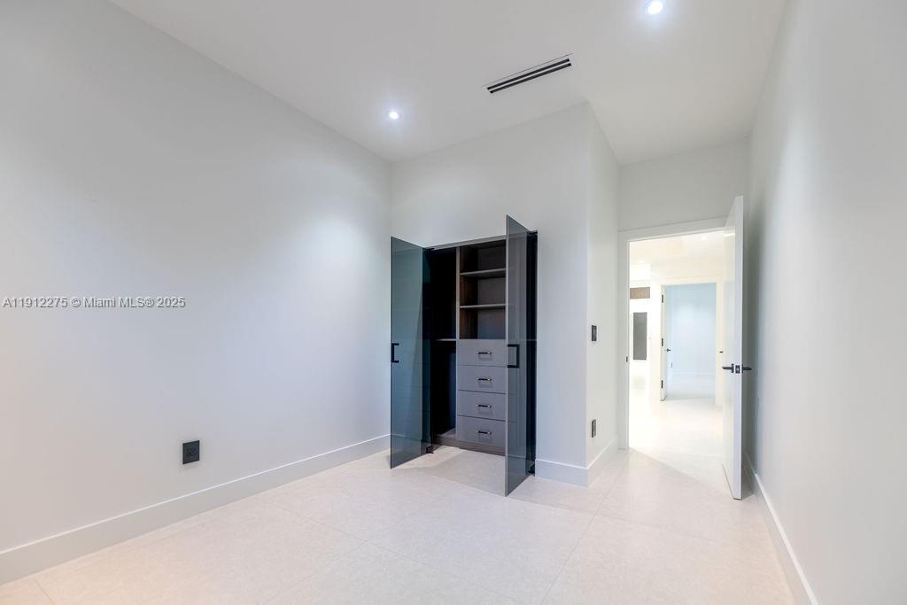 6650 SW 94th Ave Miami, FL 33173