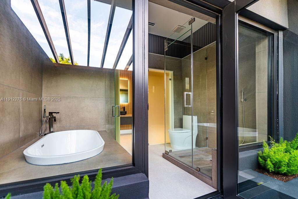 6650 SW 94th Ave Miami, FL 33173