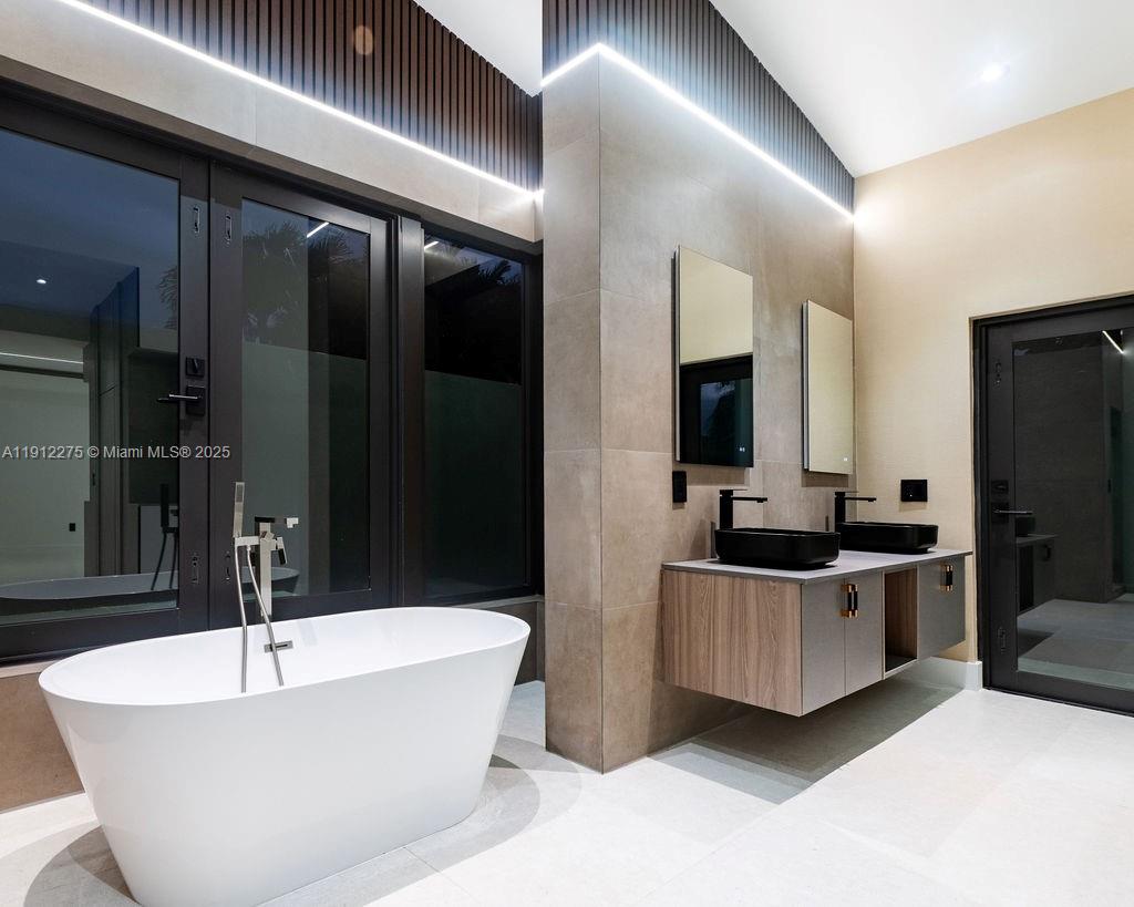 6650 SW 94th Ave Miami, FL 33173