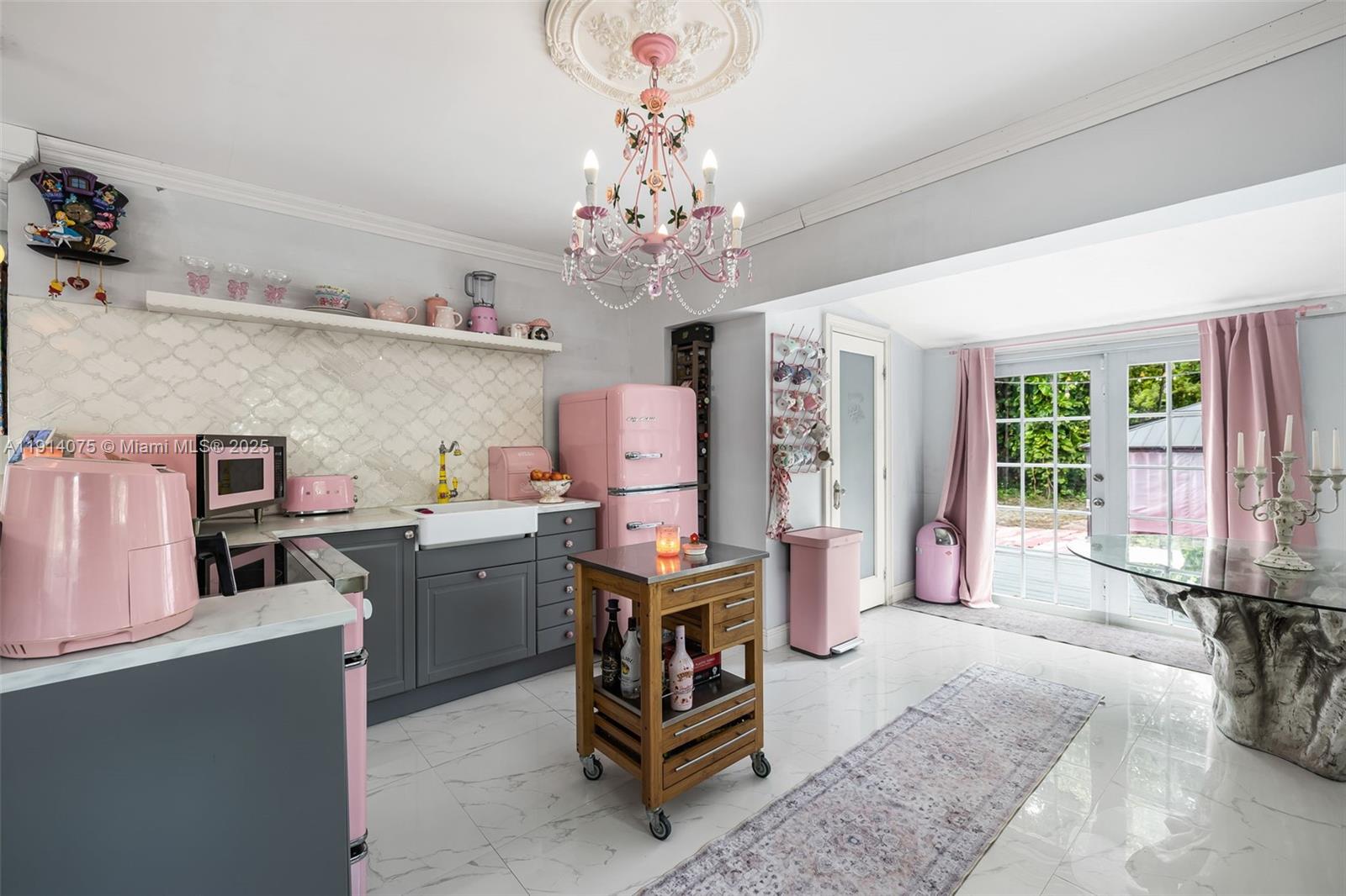 2820 SW 33rd Ct Miami, FL 33133