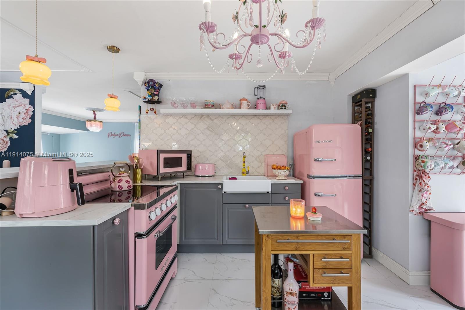 2820 SW 33rd Ct Miami, FL 33133