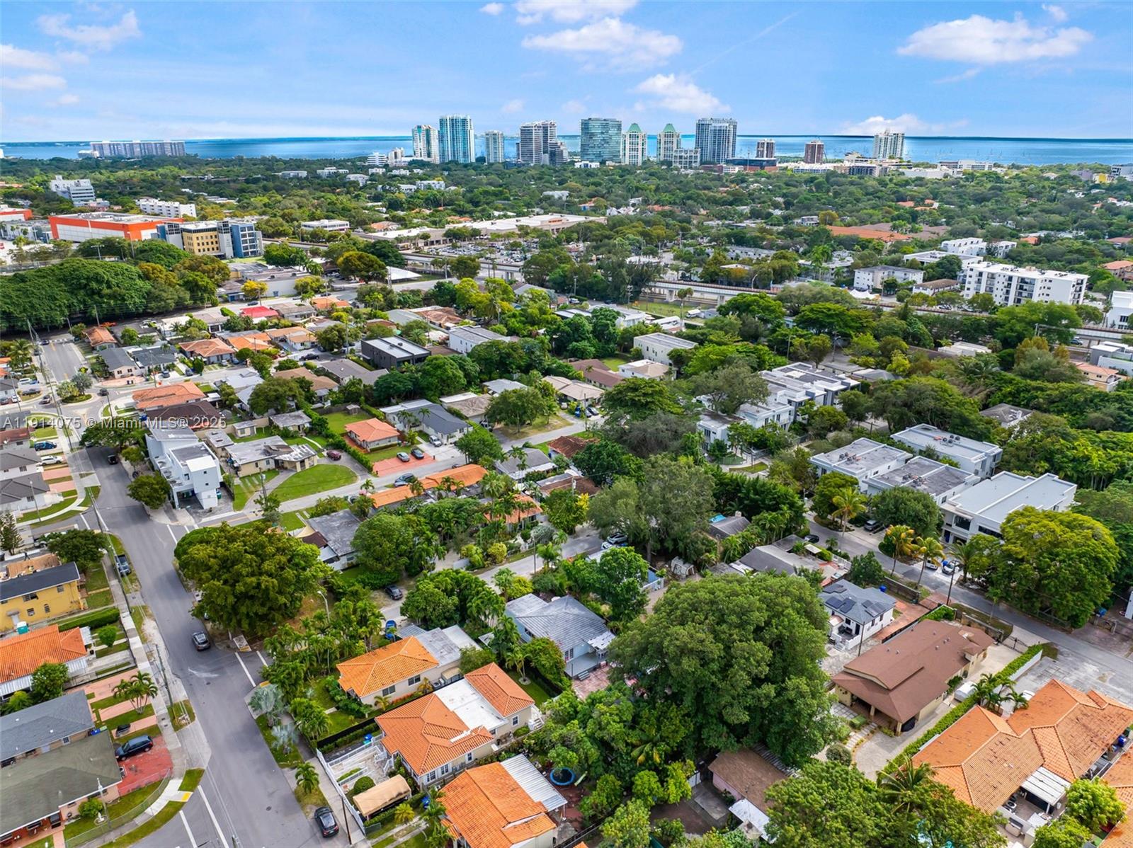 2820 SW 33rd Ct Miami, FL 33133