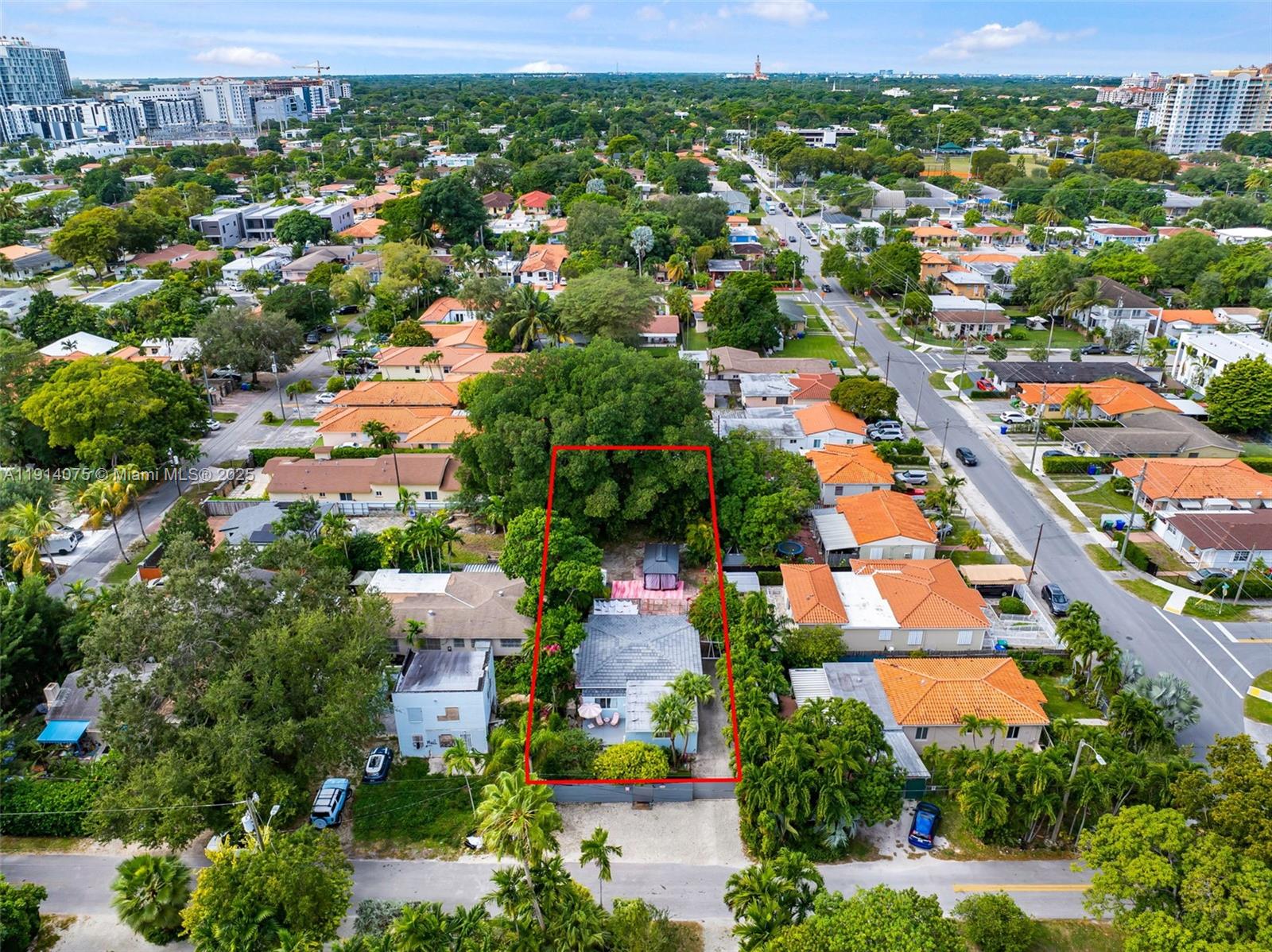 2820 SW 33rd Ct Miami, FL 33133