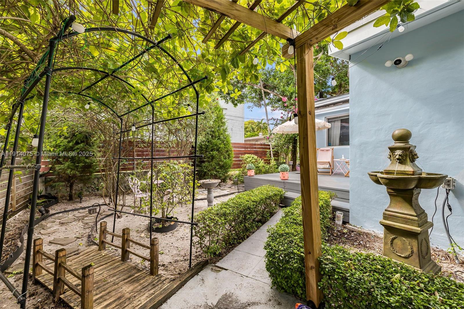 2820 SW 33rd Ct Miami, FL 33133