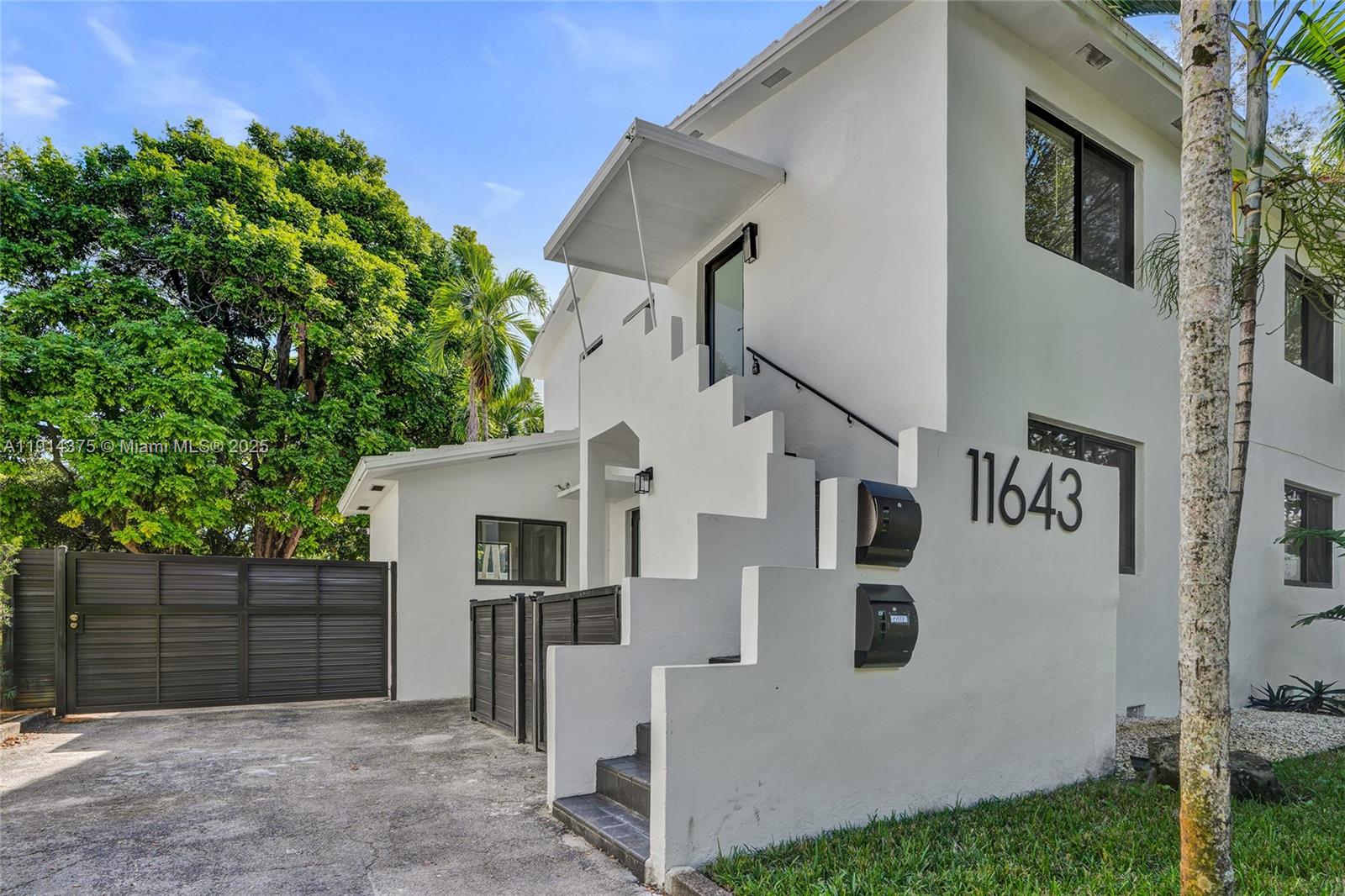 11643 NE 11th Pl #2