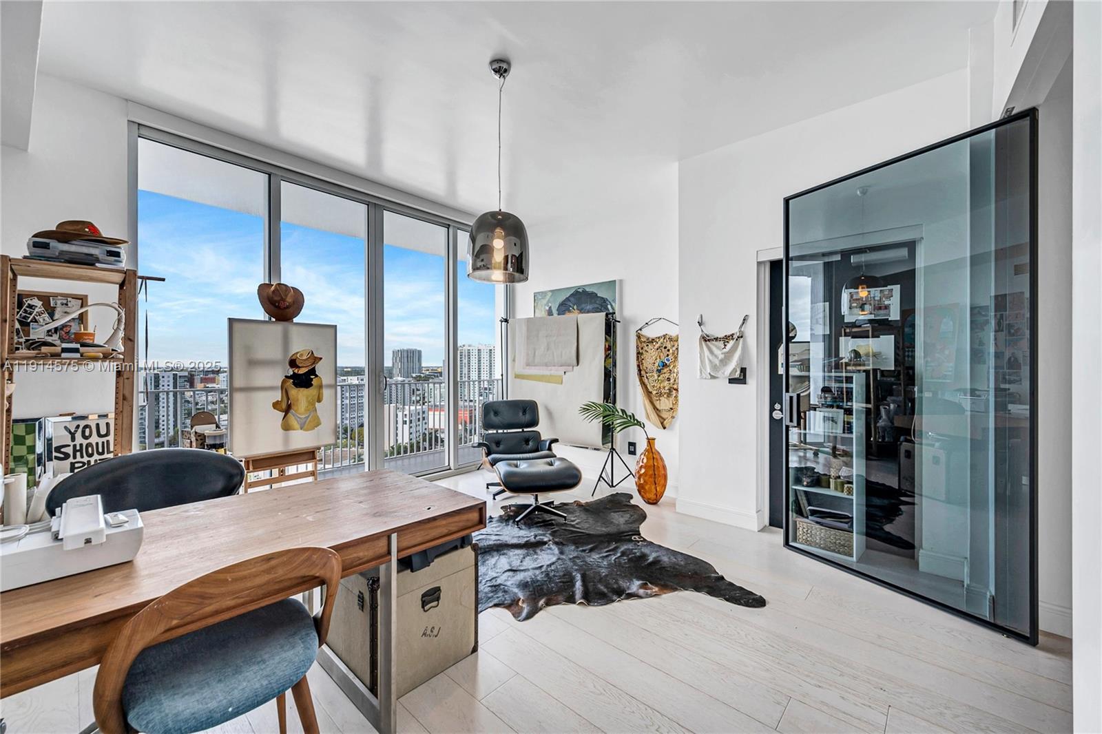 image Paramount Bay Condo9