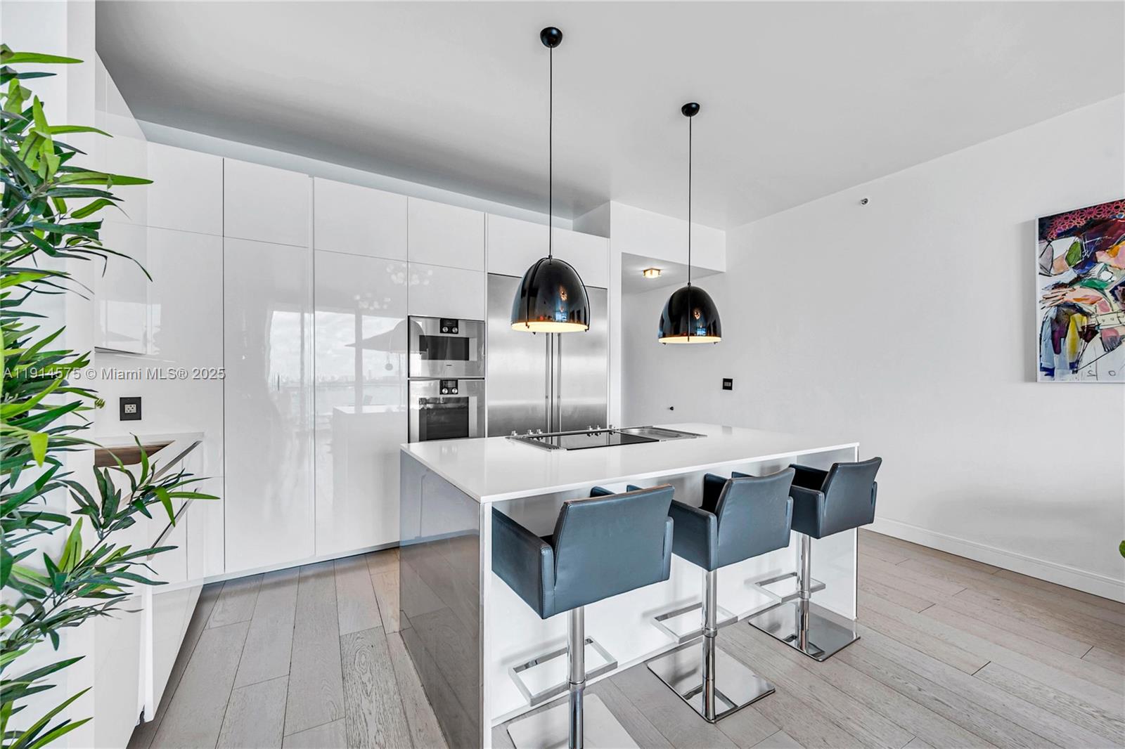 image Paramount Bay Condo16