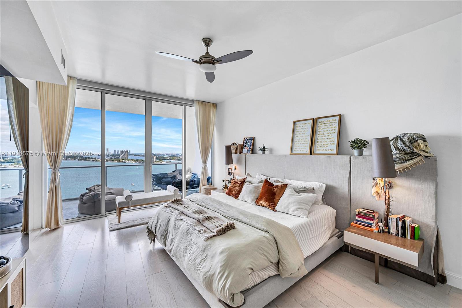 image Paramount Bay Condo19