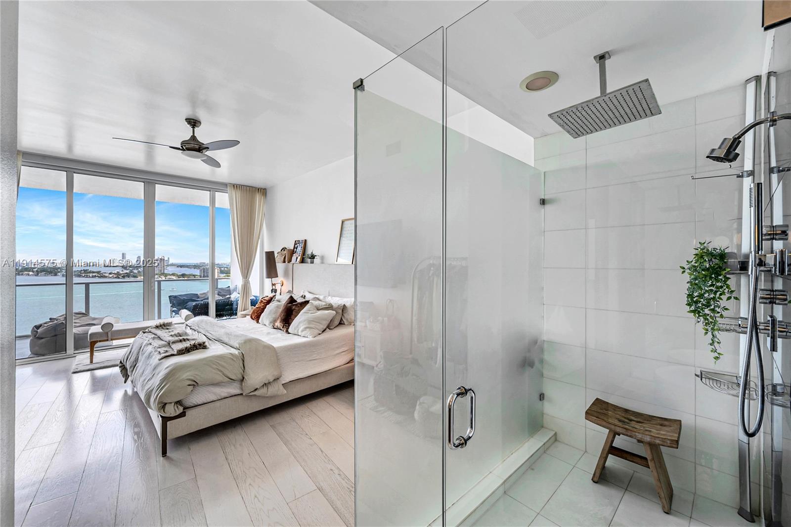 image Paramount Bay Condo21