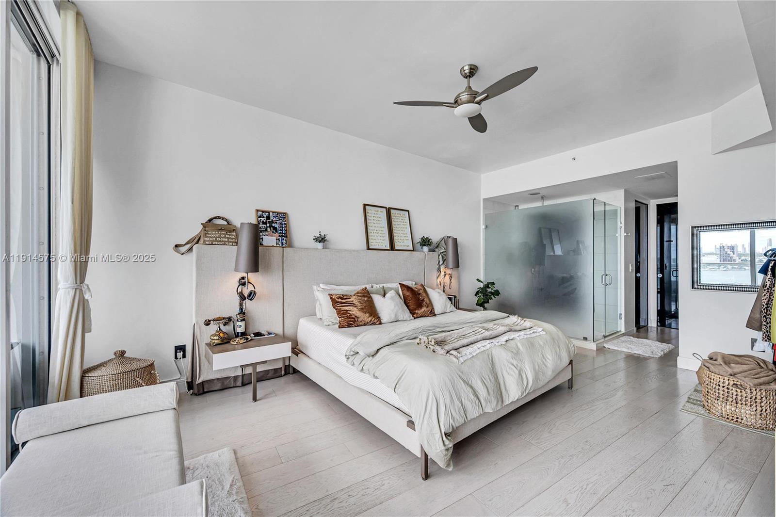 image Paramount Bay Condo23