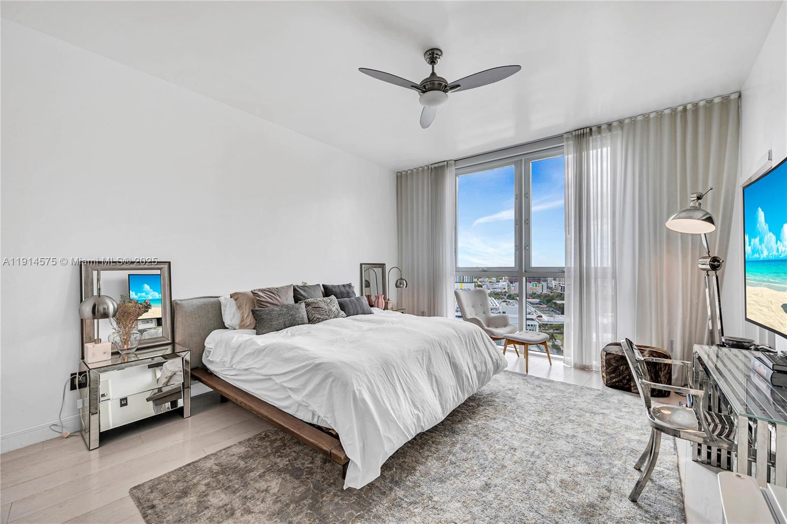 image Paramount Bay Condo26