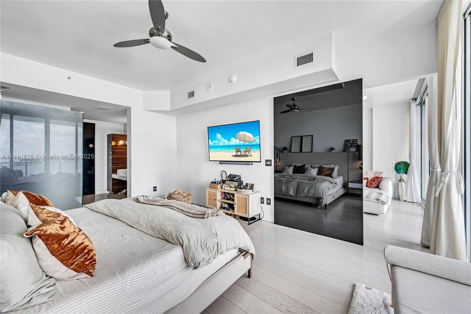 image Paramount Bay Condo6