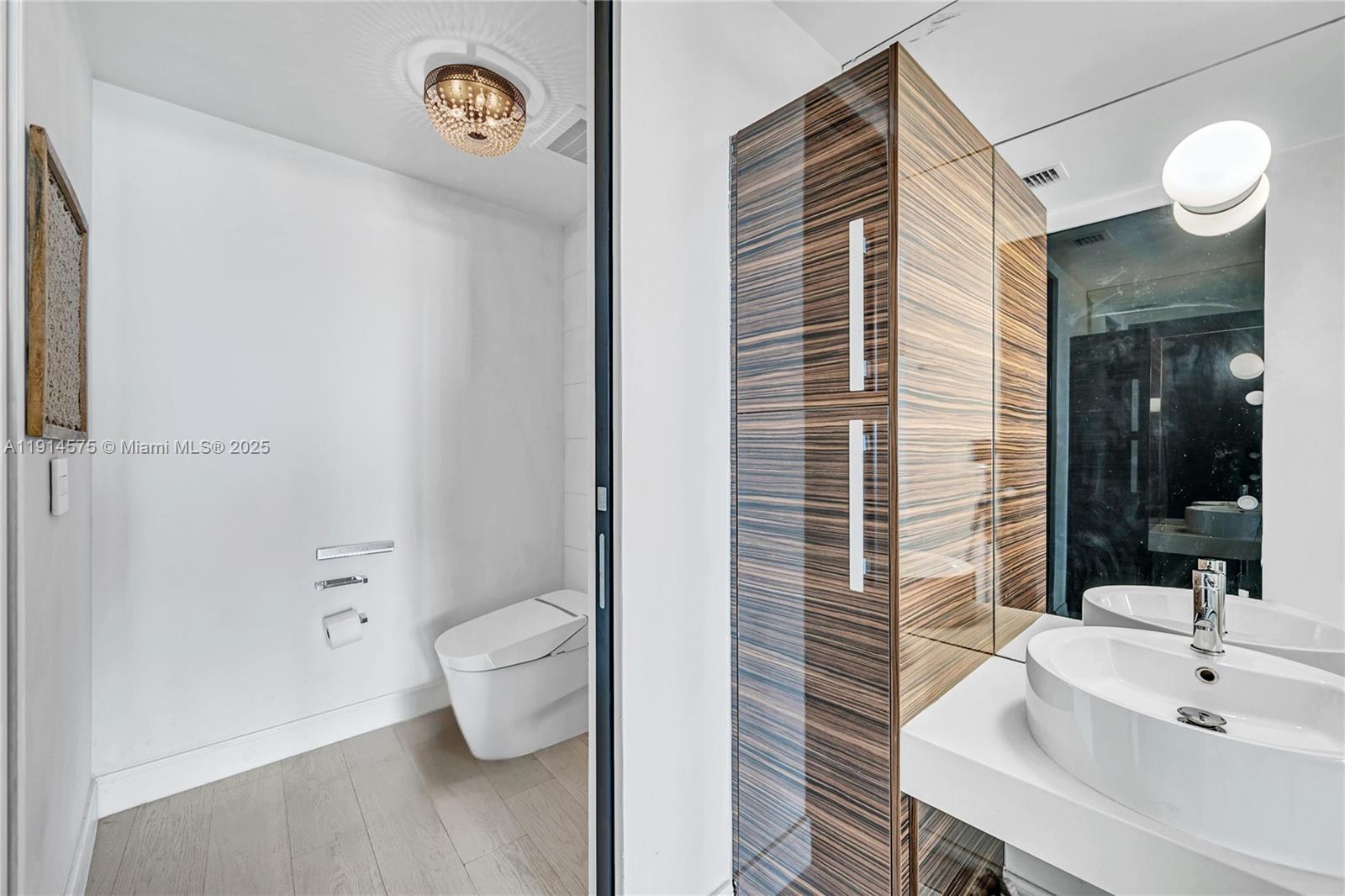 image Paramount Bay Condo7