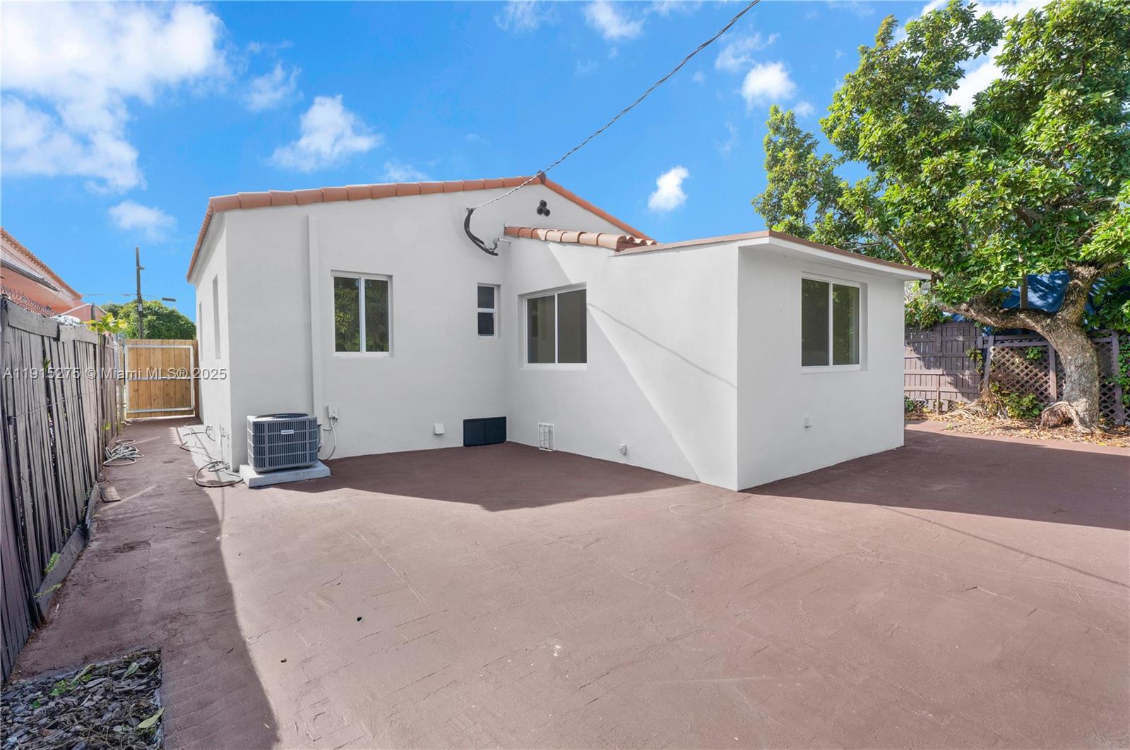 2949 SW 14th St Miami, FL 33145