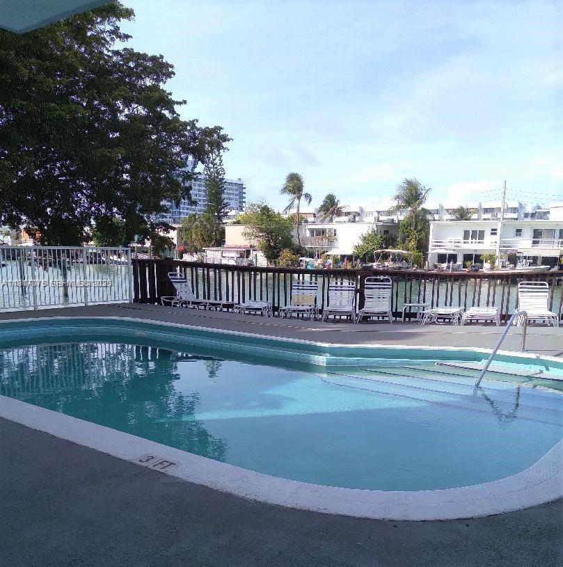 7133 Bay Dr #805 Miami Beach, FL 33141