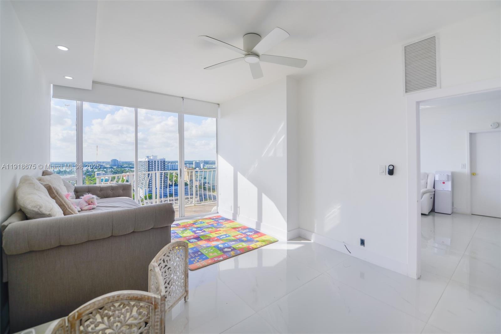 7601 E Treasure Dr #PH103 North Bay Village, FL 33141