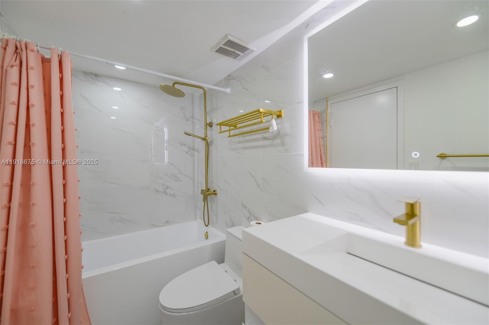 7601 E Treasure Dr #PH103 North Bay Village, FL 33141