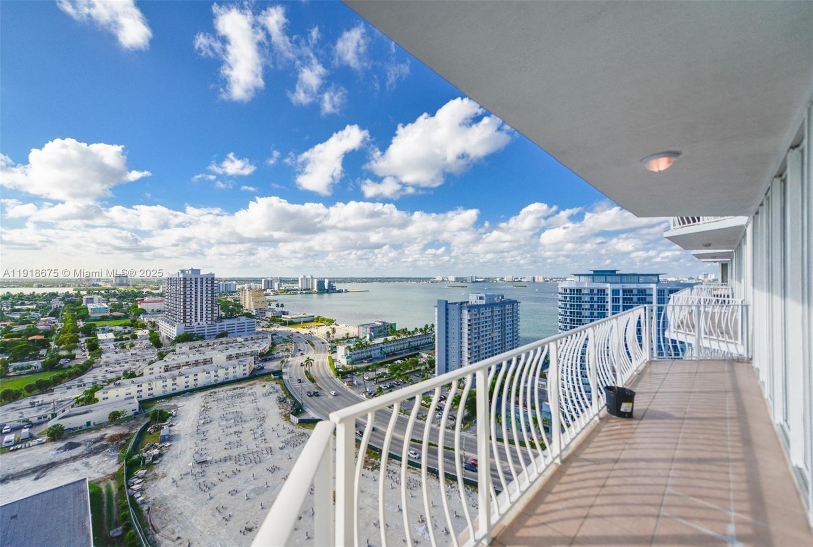 7601 E Treasure Dr #PH103 North Bay Village, FL 33141