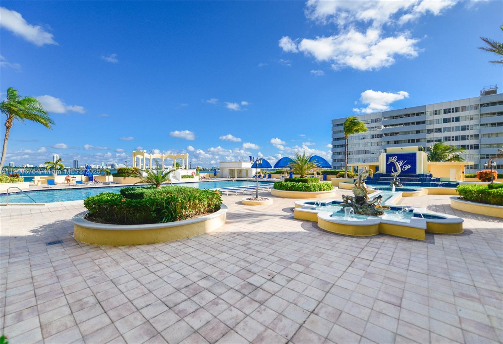 7601 E Treasure Dr #PH103 North Bay Village, FL 33141