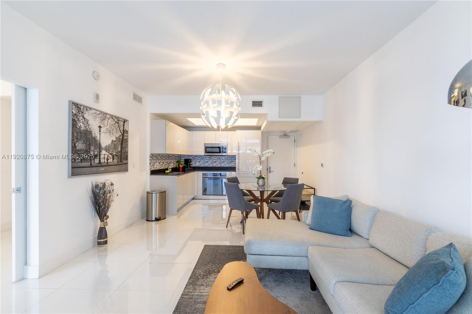 1010 Brickell Ave #4207