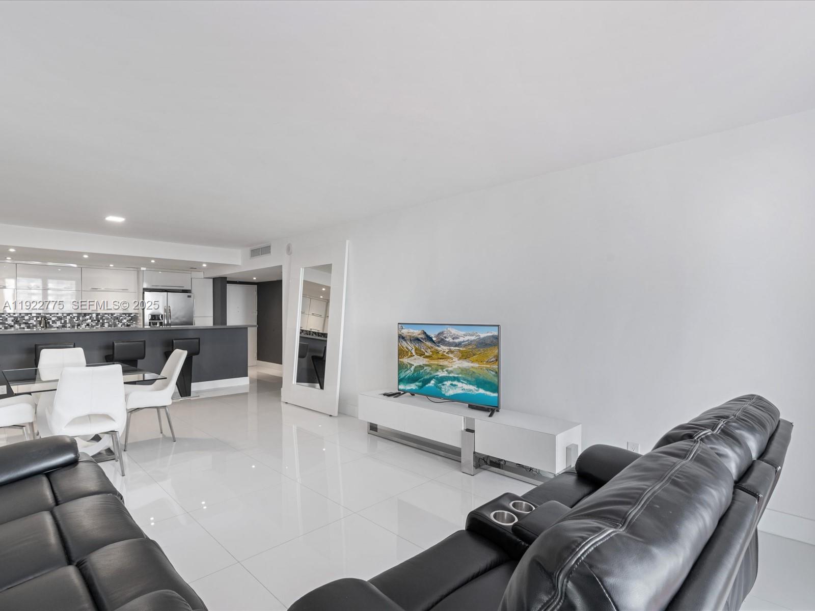 19370 E Collins Ave #627 Sunny Isles Beach, FL 33160