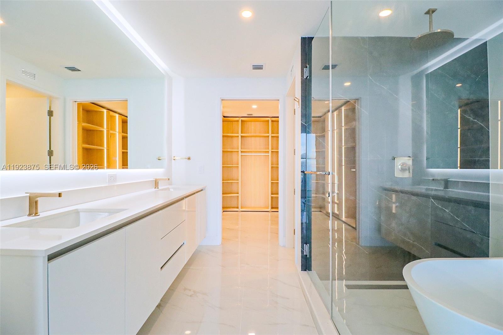 700 NE 24th St #4201 Miami, FL 33137