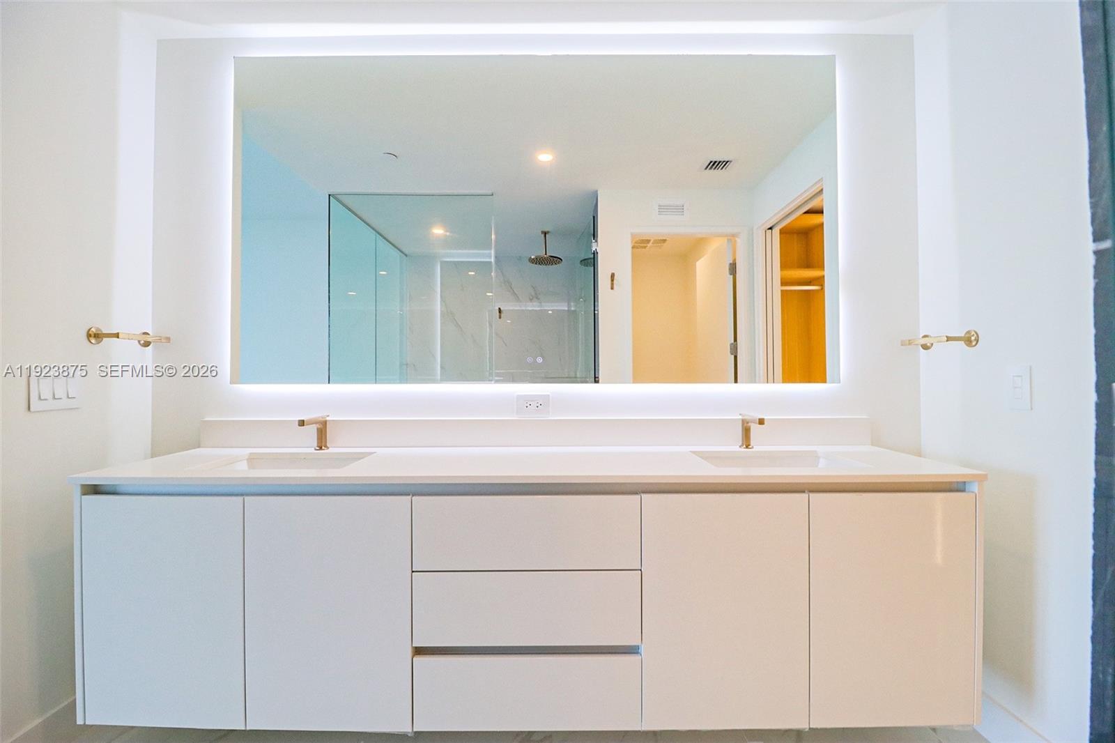 700 NE 24th St #4201 Miami, FL 33137