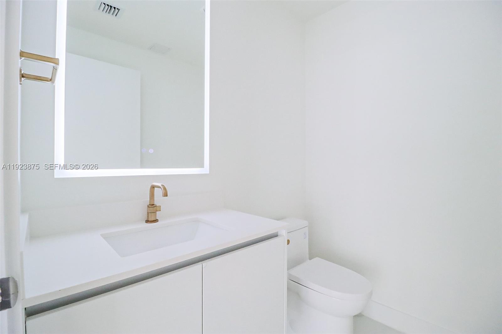 700 NE 24th St #4201 Miami, FL 33137