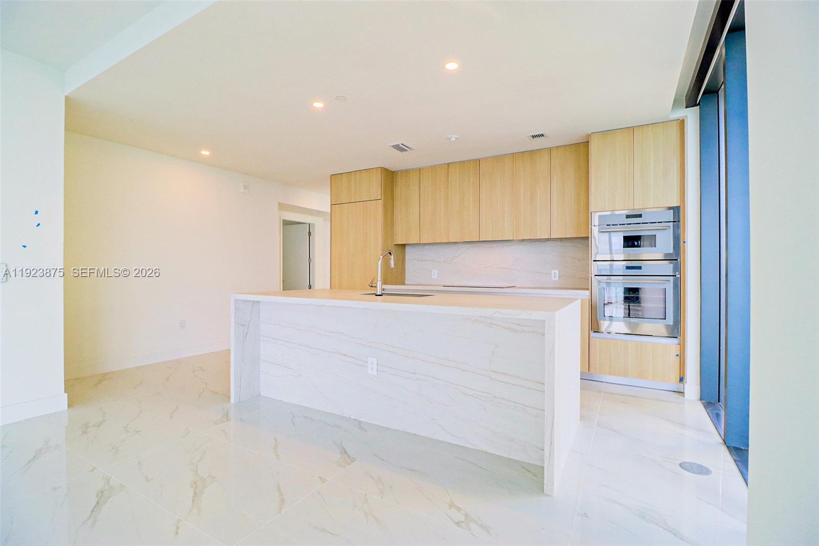 700 NE 24th St #4201 Miami, FL 33137